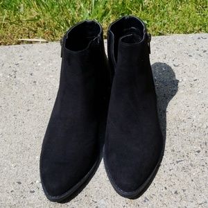 NEW NY&C Black Booties Size 7